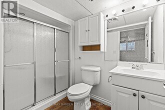 101 Moffatt St in St Catharines, ON - Building Photo - Building Photo