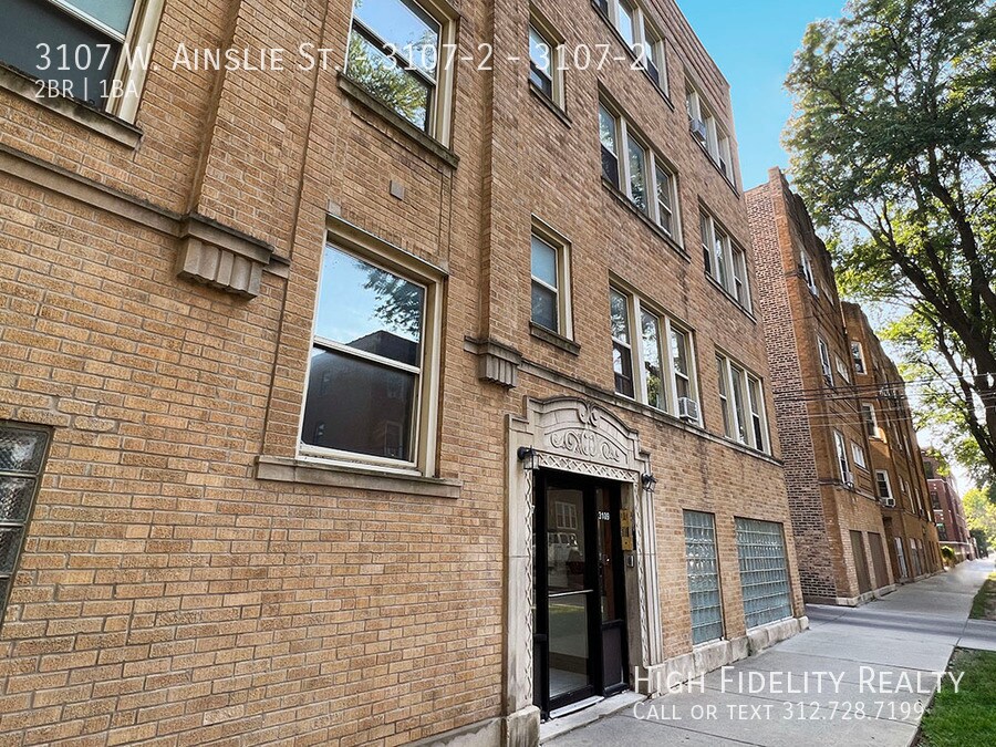 3107 W Ainslie St in Chicago, IL - Building Photo