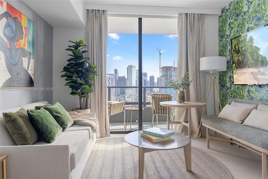 601 NE 1st Ave, Unit 2414 in Miami, FL - Building Photo