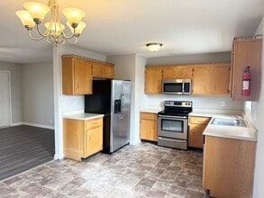 101 Pappy Dr in Oak Grove, KY - Building Photo - Building Photo