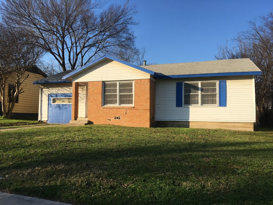 4329 Forbes St in Fort Worth, TX - Building Photo