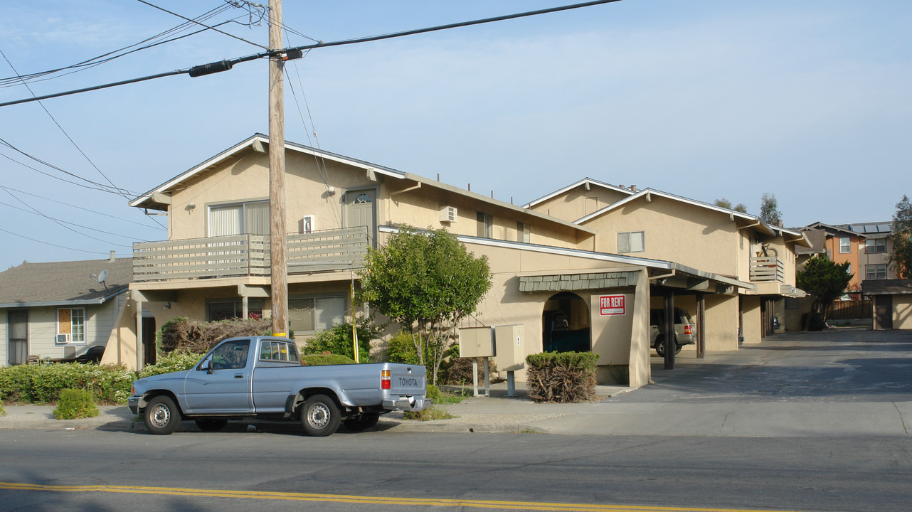 Wright Avenue Apartments in Morgan Hill, CA - Building Photo