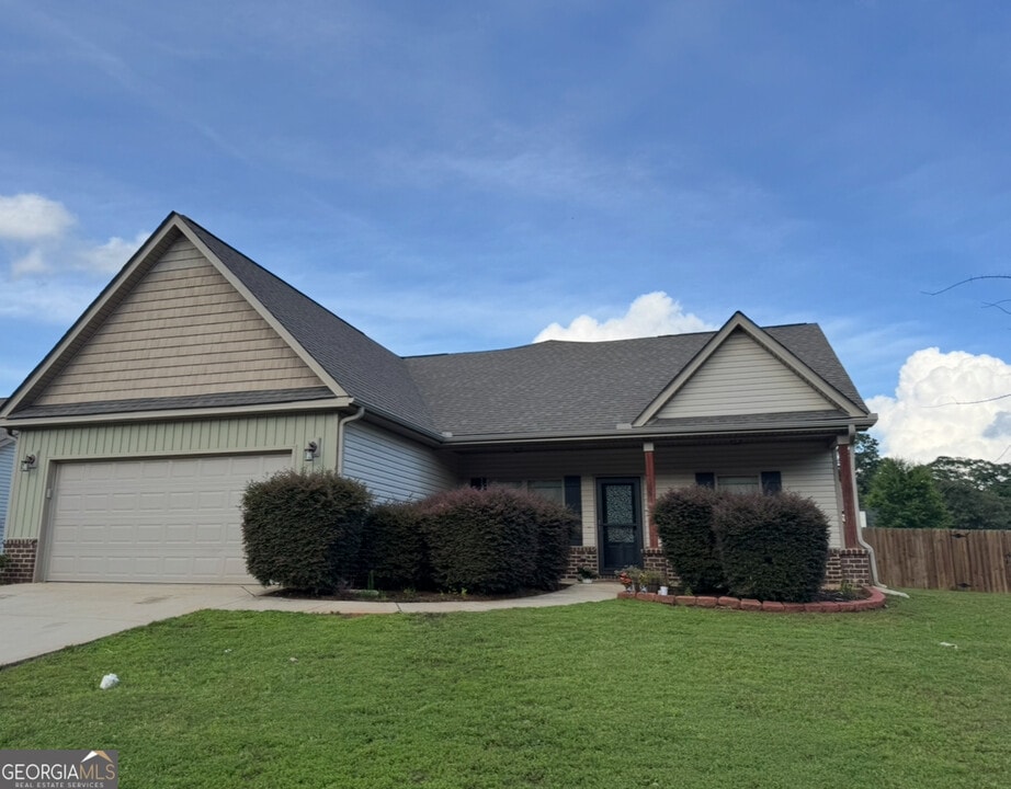 280 Stane Brook Ct in Jackson, GA - Building Photo