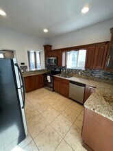 223 Fox St, Unit 001-3019 in Denver, CO - Building Photo - Building Photo