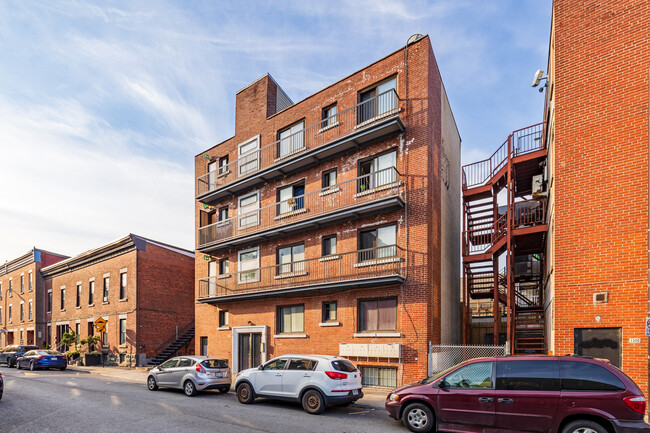 1290 Dorion Rue in Montréal, QC - Building Photo - Building Photo