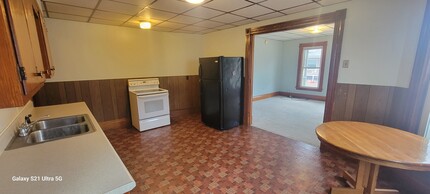 47 Pine St in Laconia, NH - Building Photo - Building Photo