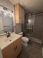 1002 Pleasant Valley Ln in Arlington, TX - Building Photo - Building Photo