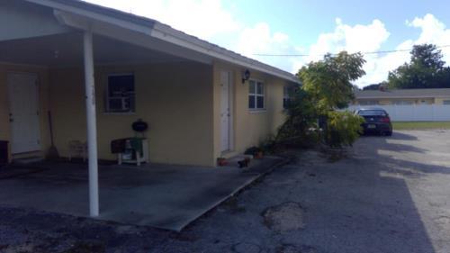 2905 Parker Ave in Ft. Myers, FL - Building Photo