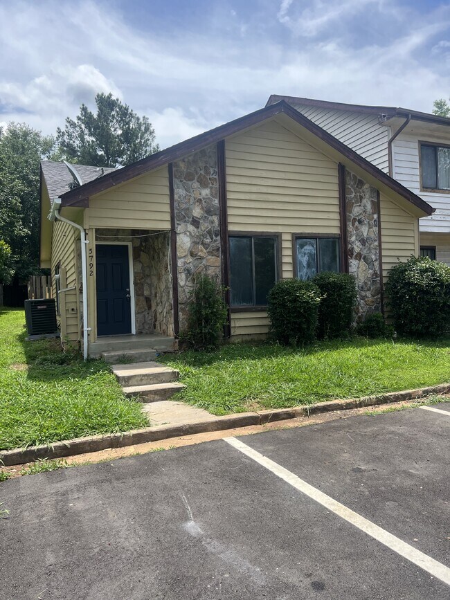 property at 5792 Trent Walk Dr