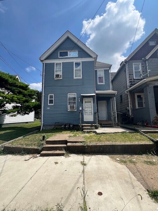 425 Ohio Ave, Unit 4 in Glassport, PA - Building Photo