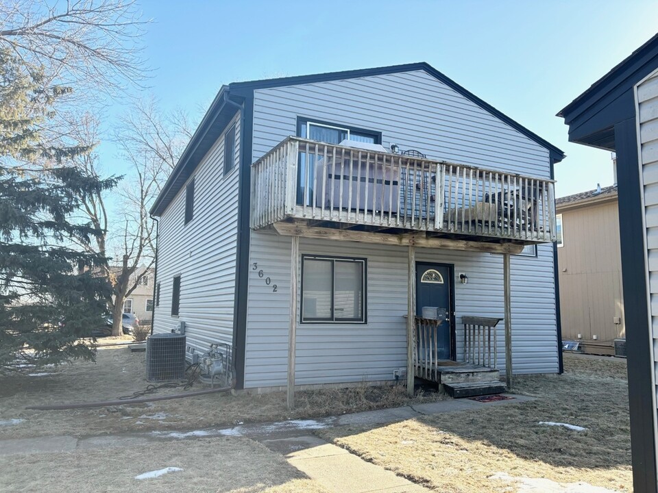 3602 Quebec Ave S in Minneapolis, MN - Foto de edificio