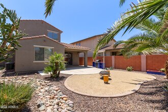 15328 W Wethersfield Rd in Surprise, AZ - Foto de edificio - Building Photo