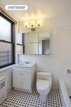 301 E 79th St in New York, NY - Building Photo - Building Photo