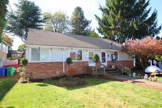 4756-4760-4760 N Vanderbilt St in Portland, OR - Building Photo - Building Photo