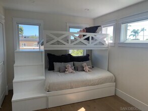 960 F Ave in Coronado, CA - Building Photo - Building Photo