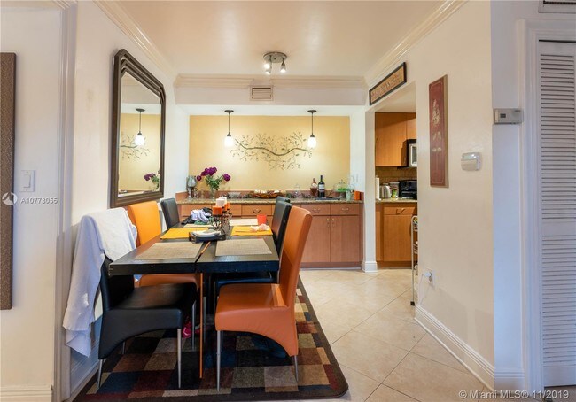 536 NW 114th Ave-Unit -101 in Doral, FL - Building Photo - Building Photo