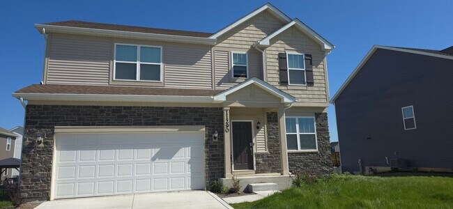 11290 Green Pl in Winfield, IN - Building Photo - Building Photo