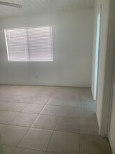 401 NW 16th Ave, Unit Apt N in Fort Lauderdale, FL - Foto de edificio - Building Photo