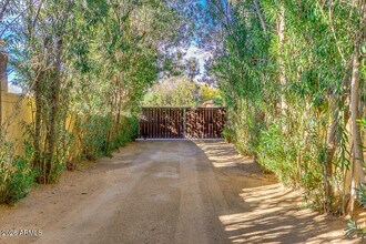 6526 E Exeter Blvd in Scottsdale, AZ - Building Photo - Building Photo