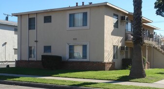 528 E Hurst St in Covina, CA - Building Photo