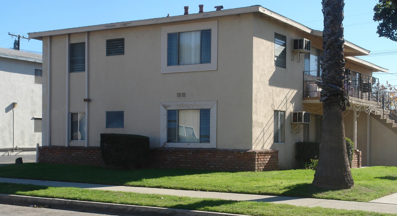 528 E Hurst St in Covina, CA - Foto de edificio