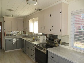 176 Chesterfield Ave in Colonial Heights, VA - Building Photo - Building Photo