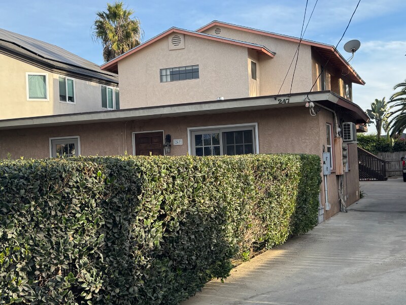 247 Juniper Ave in Carlsbad, CA - Building Photo