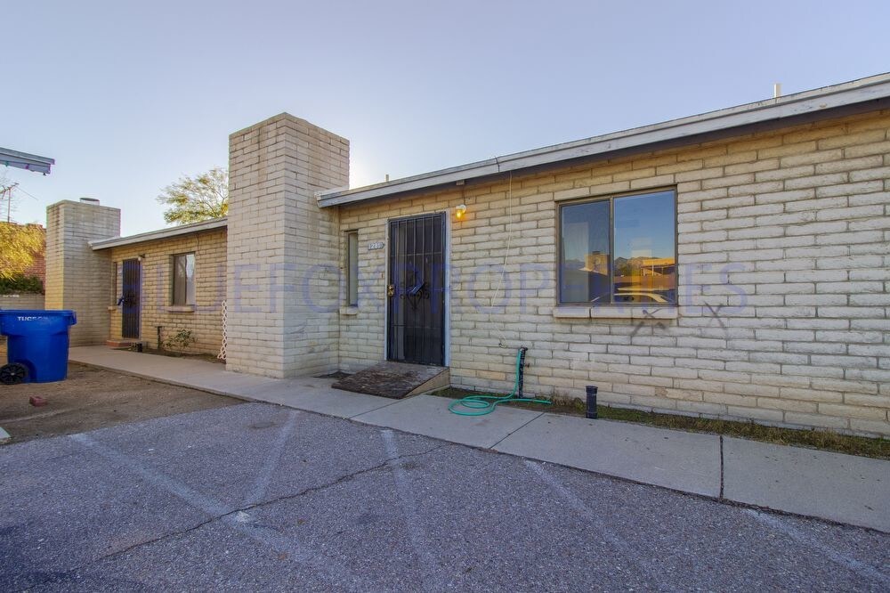 1281 N Walnut Blvd in Tucson, AZ - Building Photo