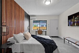 1350 NE 111th St, Unit 3 in Miami, FL - Building Photo - Building Photo