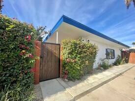 529 Calle Abronia S in Palm Springs, CA - Building Photo