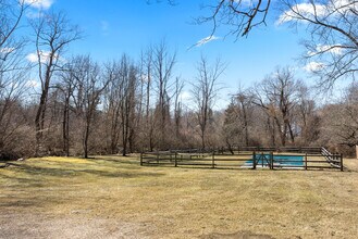 112 Chestnut Land Rd in New Milford, CT - Building Photo - Building Photo