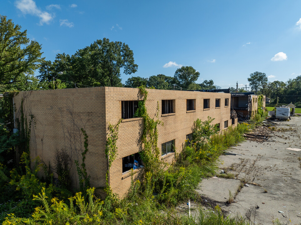 1075 Maderia Ave in Jackson, MS - Building Photo