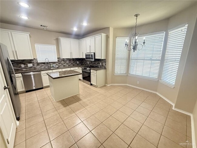 4107 Santa Olivia St in Mission, TX - Foto de edificio - Building Photo
