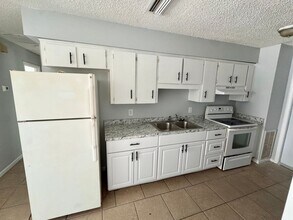 911 N Iowa Ave in Lakeland, FL - Building Photo - Building Photo