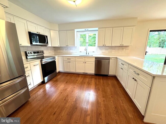 property at 6294 Dunaway Ct