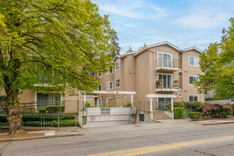 Sonora Apartments in Seattle, WA - Foto de edificio - Building Photo