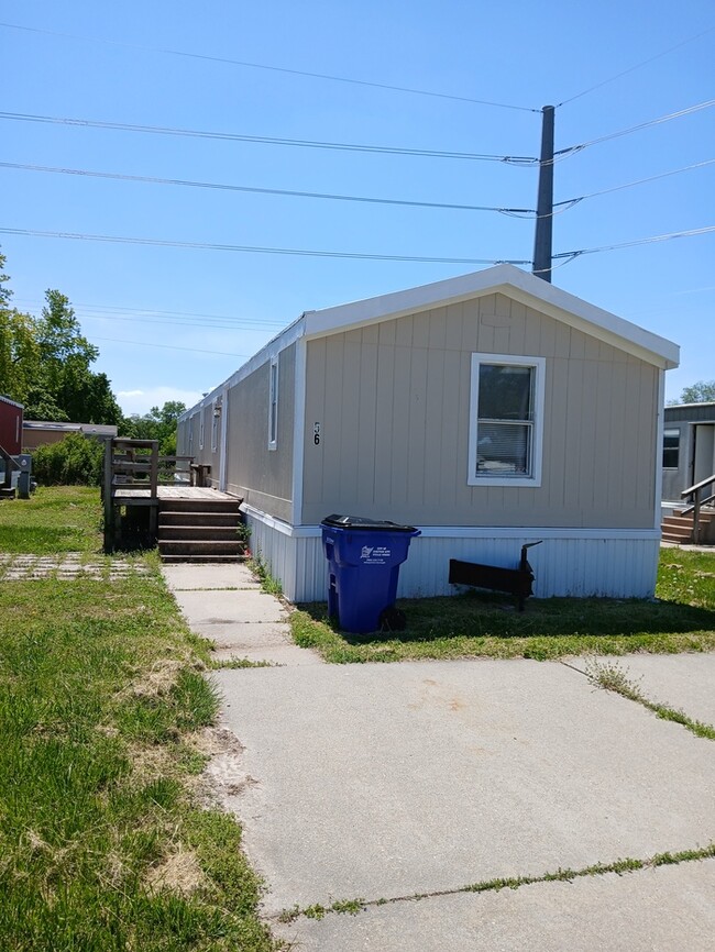 property at 2524 Commonwealth Dr