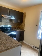 158 Alexander St, Unit 3rd Floor in Newark, NJ - Building Photo - Building Photo