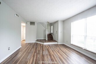 860 Sable Ridge Dr in Greenwood, IN - Building Photo - Building Photo