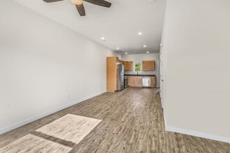 18398 US-71 in Jane, MO - Building Photo - Building Photo