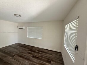 600 NW 23rd Pl-Unit -600 in Miami, FL - Building Photo - Building Photo