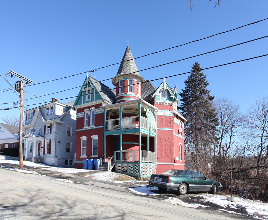 40 Linden St in Waterbury, CT - Foto de edificio