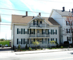 339 E School St in Woonsocket, RI - Building Photo