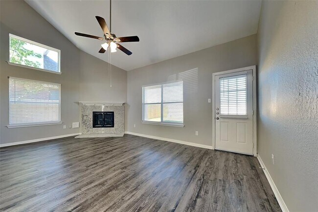 22723 W Waterlake in Richmond, TX - Building Photo - Building Photo