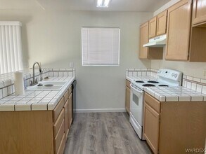 450 Chardonnay Way in Bullhead City, AZ - Building Photo - Building Photo