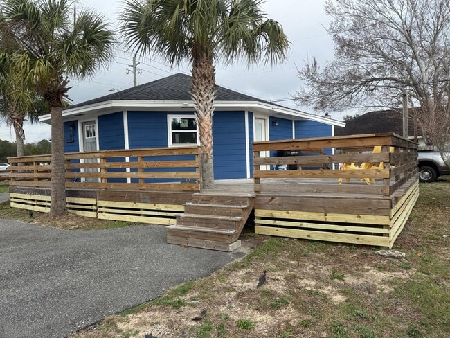 property at 2040 Falconhurst Pl