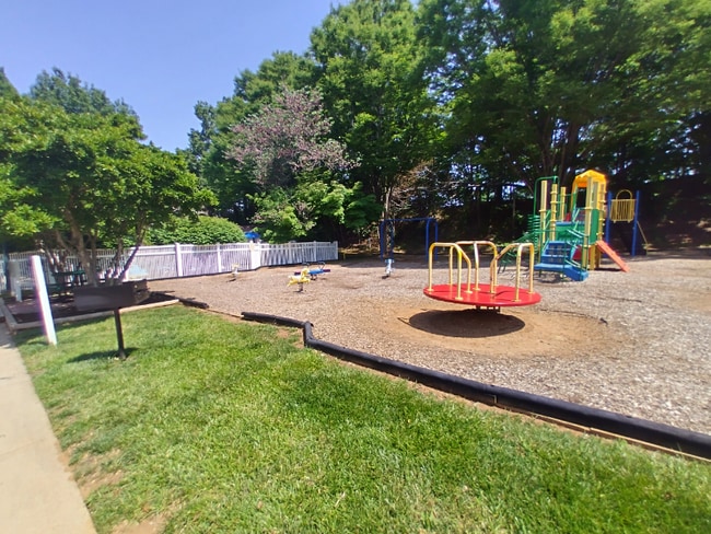 600 Reusens Rd, Unit M136 in Lynchburg, VA - Building Photo - Building Photo