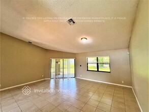 1944 Lynton Cir in Wellington, FL - Foto de edificio - Building Photo