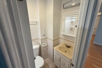 27 Lambert St, Unit 1L in Cambridge, MA - Foto de edificio - Building Photo