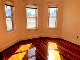 28 Litchfield St in Boston, MA - Building Photo